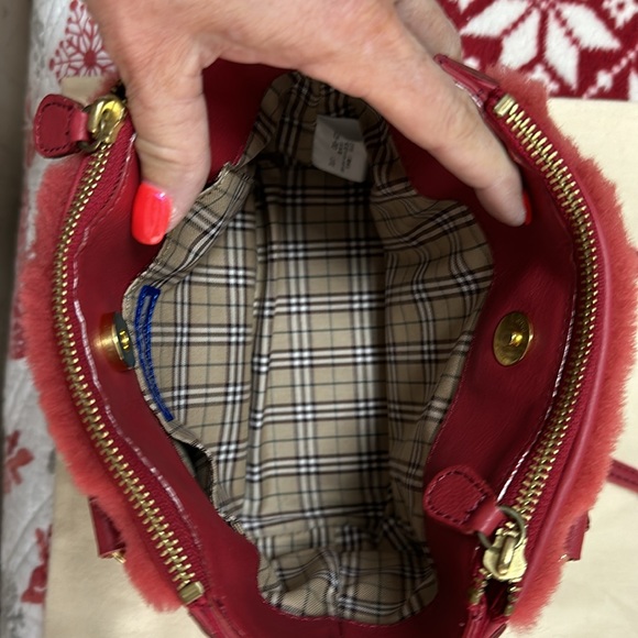 Burberry blue label burgundy shearling and leather 2 way handbag - Picture 7 of 15